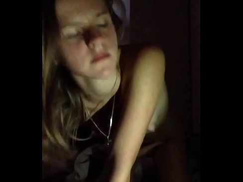 ❤️ E Meedchen masturbéiert a kummt ❤ Porno op Porno lb.verhentai.ru